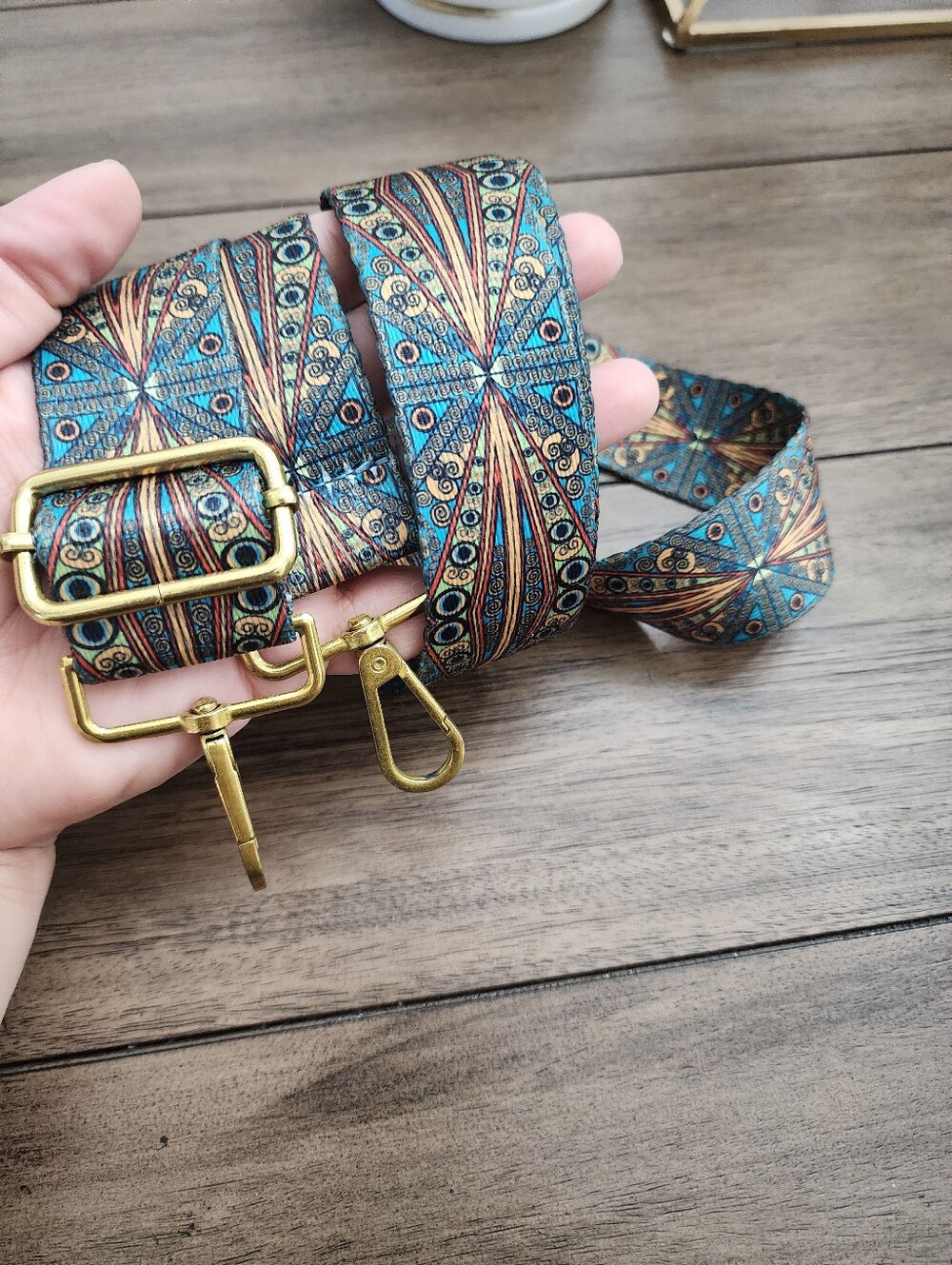 Adjustable Peacock-Pattern Guitar Bag Strap - Gold Hardware